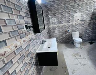 Joli appartement mis en location, Allée Verte/Macampagne. 2FAMMILES seulement dans la parcelle. 3chambres + 3 salles de bain incorporées. Prix : 1.300$. Lisez la description.